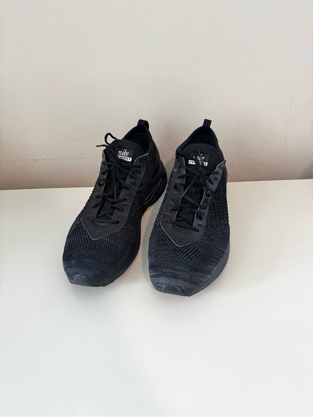 Nike Flyknit Men’s Black Knit Athletic Sneakers